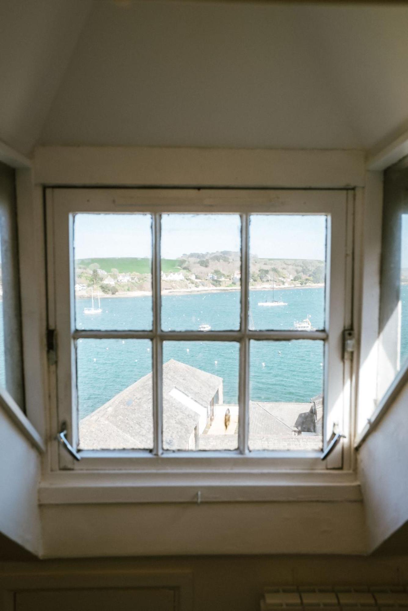 Breathtaking High Street Townhouse With Stunning Sea Views At 'The Old Fishermans Townhouse' Фалмут Экстерьер фото
